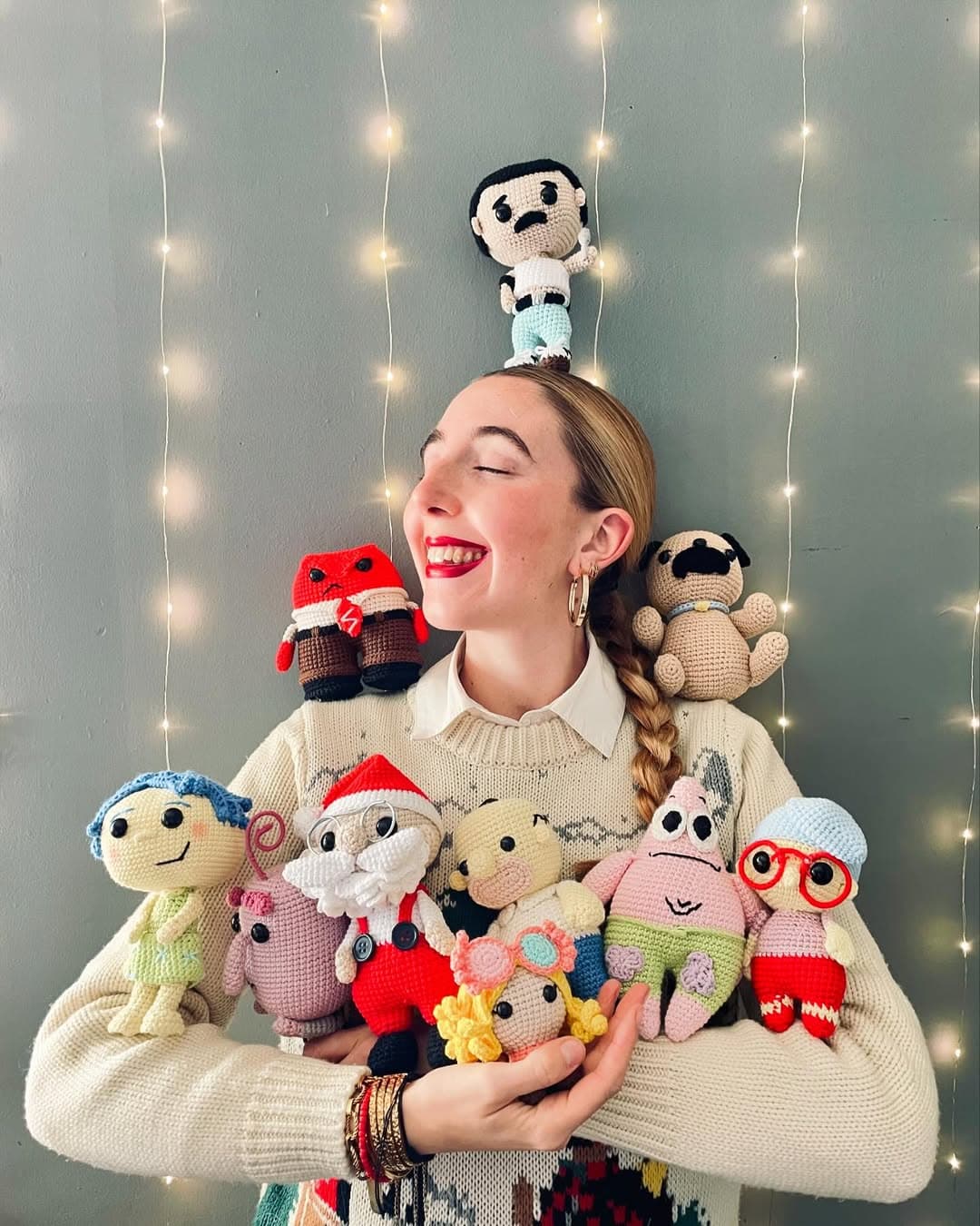 ¡Hola! Soy Señorita Muela 🦷 , y para ser feliz solo necesito un ovillo de lana